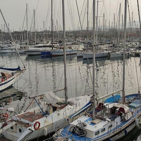 Precioso Barco En Barcelona Hotel บาดาโลนา ภายนอก รูปภาพ