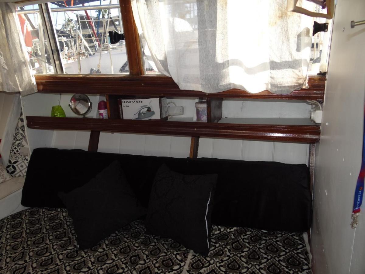 Precioso Barco En Barcelona Hotel บาดาโลนา ภายนอก รูปภาพ